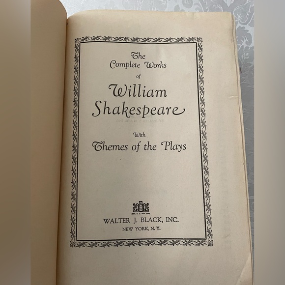 Antique Book Complete Works of William Shakespeare 1937. - Picture 4 of 9